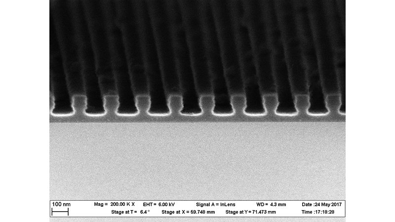 Herstellung von sub-µm-Strukturen mittels Tief-UV-Lithographie  mit ma-N 2400